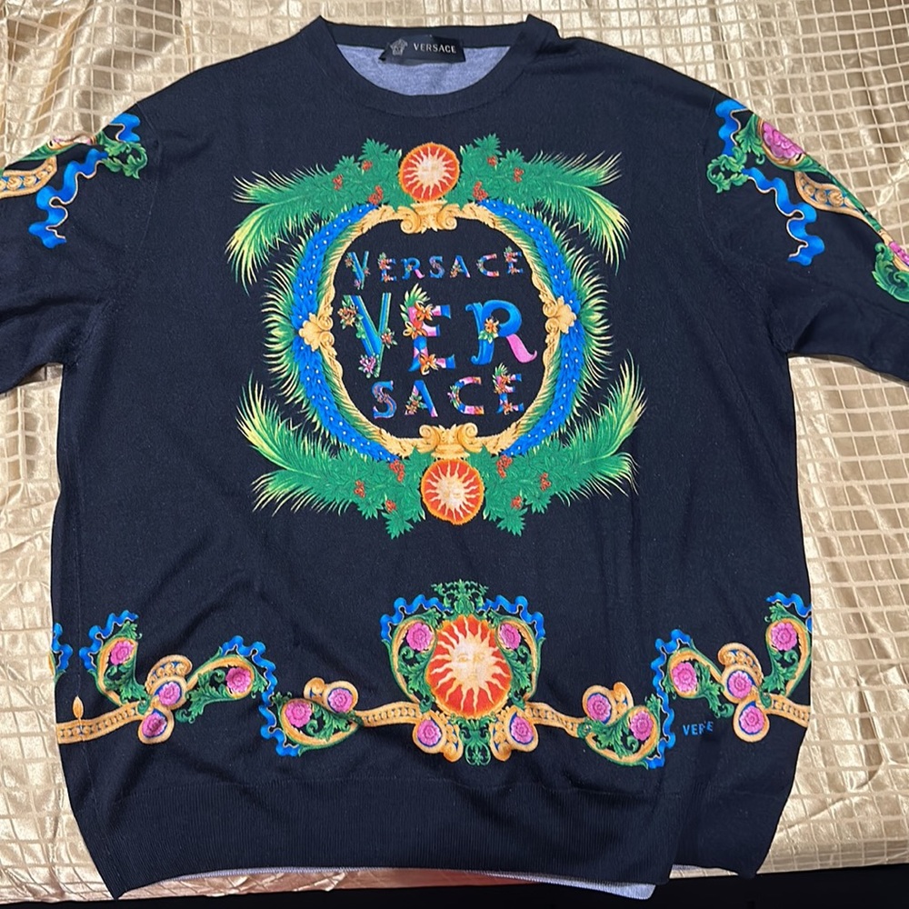 Versace sweater - Picture 2 of 6
